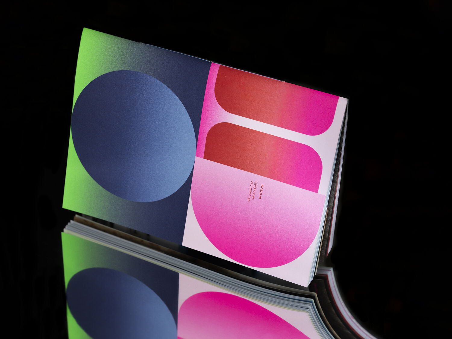 Eine Broschüre mit dem Titel World ID